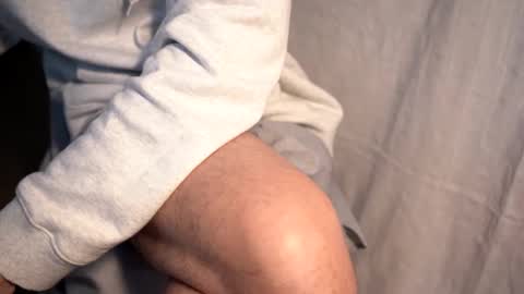 Snapshot of pboytobi23 chatting on 01.05.25 tobi online show from 01.05.25