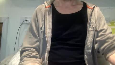 Snapshot of pea23 chatting on 01.18.25 pea23 online show from 01.18.25