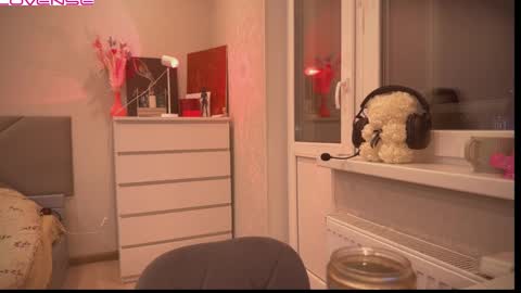 Snapshot of peaceful_oblivion chatting on 03.04.25 Sandra Next Stream pm MSK 5 pm UTC1pm EDT online show from 03.04.25