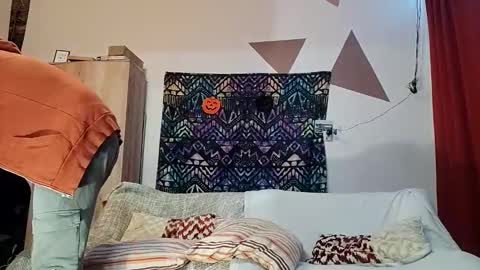 Snapshot of peacefulness93 chatting on 03.22.26 peacefulness93 online show from 03.22.26