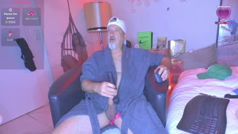 Snapshot of peacetous chatting on 04.03.26 Marc online show from 04.03.26