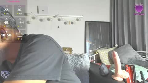 Snapshot of peacetous chatting on 05.19.26 Marc online show from 05.19.26
