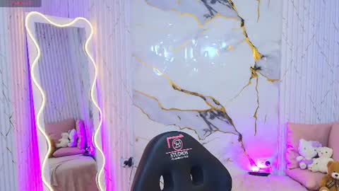 peachy_tay online show from 07.30.26