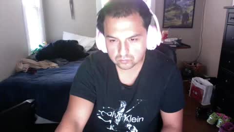 Snapshot of peachybuu chatting on 10.16.25 peachybuu online show from 10.16.25