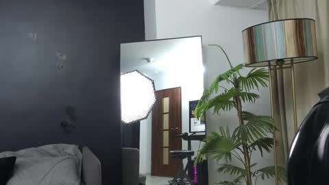 Snapshot of peachypixiee chatting on 10.27.25 PeachyPixiee online show from 10.27.25