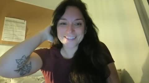 Snapshot of peachyxobsession chatting on 10.15.25 PeachyObsession online show from 10.15.25