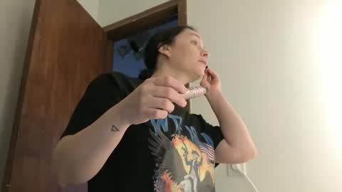 Snapshot of peachyxobsession chatting on 12.04.25 PeachyObsession online show from 12.04.25