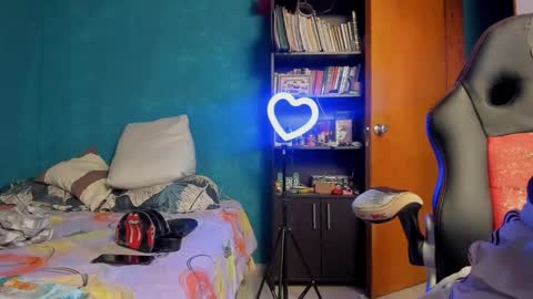 Tangerine Penaut online show from 12.14.25