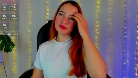 Snapshot of pear__moon chatting on 12.20.25 LILLY online show from 12.20.25