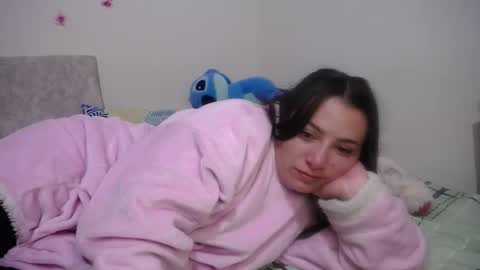 Snapshot of pearl_3 chatting on 02.12.26 Pearl online show from 02.12.26