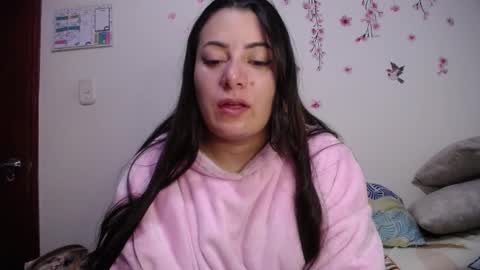 Snapshot of pearl_3 chatting on 02.14.26 Pearl online show from 02.14.26