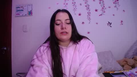 Snapshot of pearl_3 chatting on 02.27.26 Pearl online show from 02.27.26