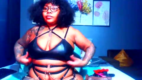 Snapshot of pearlblu38 chatting on 02.24.25 Pearl online show from 02.24.25