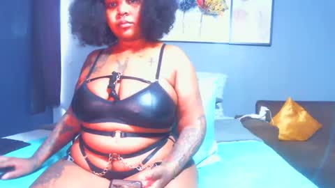 Snapshot of pearlblu38 chatting on 02.26.25 Pearl online show from 02.26.25