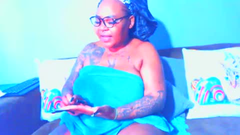 Snapshot of pearlblu38 chatting on 03.05.25 Pearl online show from 03.05.25