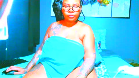 Snapshot of pearlblu38 chatting on 03.08.25 Pearl online show from 03.08.25