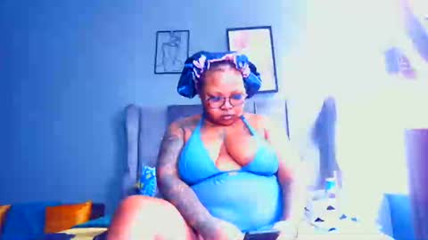 Snapshot of pearlblu38 chatting on 10.15.25 Pearl online show from 10.15.25