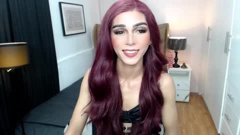 Snapshot of pearlmoore chatting on 01.16.25 Pearl online show from 01.16.25