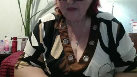 Snapshot of peggysoft chatting on 06.05.26 PeggySoft online show from 06.05.26