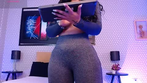 Penelope  Lets get to 100 hands up  online show from 04.10.26