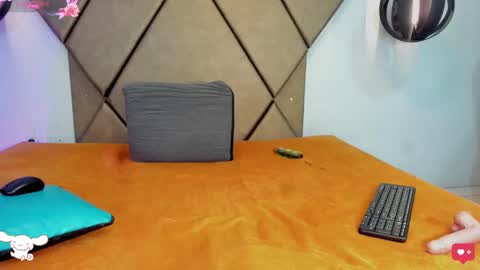 Sweet Penelope online show from 10.04.25