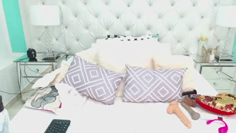 Snapshot of penelopelaurent chatting on 12.08.24 Penelope Laurent online show from 12.08.24