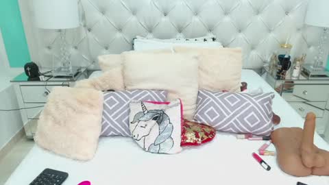 Snapshot of penelopelaurent chatting on 01.23.25 Penelope Laurent online show from 01.23.25