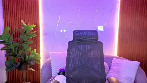 Penelope online show from 12.05.25