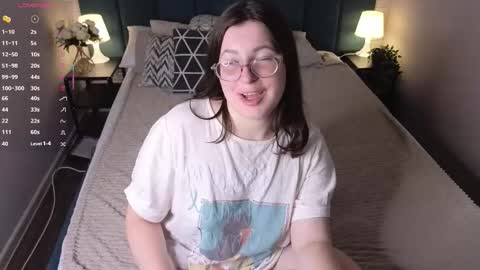 Hi  Im Peneloppa online show from 10.15.25