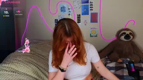 Snapshot of penny_staar chatting on 02.25.25 Penny staar online show from 02.25.25