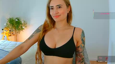 Hi Im Penelope  better vibrations  1111 online show from 06.16.26