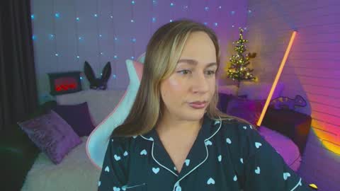 Snapshot of pepper_cat chatting on 12.25.24 Dia online show from 12.25.24