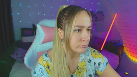 Snapshot of pepper_cat chatting on 01.16.25 Dia online show from 01.16.25