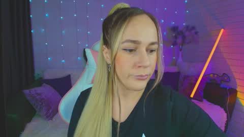 Snapshot of pepper_cat chatting on 01.25.25 Dia online show from 01.25.25