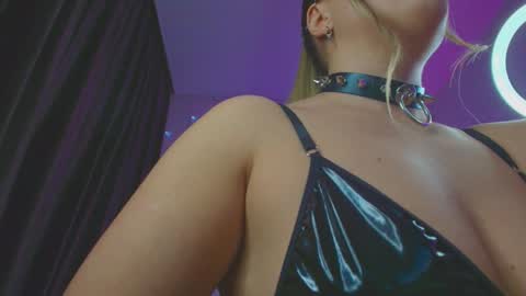 Snapshot of pepper_cat chatting on 02.03.25 Dia online show from 02.03.25