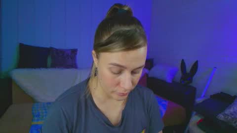 Snapshot of pepper_cat chatting on 03.09.25 Dia online show from 03.09.25