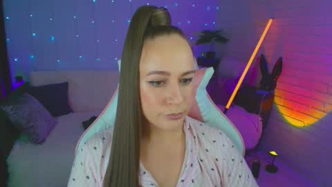 Snapshot of pepper_cat chatting on 09.09.25 Dia online show from 09.09.25