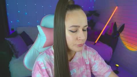 Snapshot of pepper_cat chatting on 10.07.25 Dia online show from 10.07.25