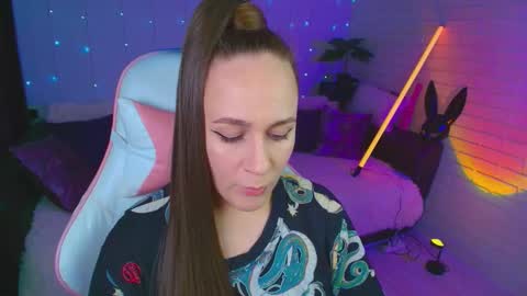 Snapshot of pepper_cat chatting on 11.01.25 Dia online show from 11.01.25