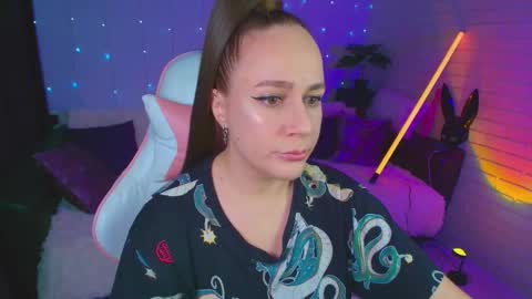 Snapshot of pepper_cat chatting on 11.05.25 Dia online show from 11.05.25