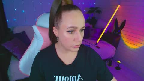 Snapshot of pepper_cat chatting on 12.04.25 Dia online show from 12.04.25