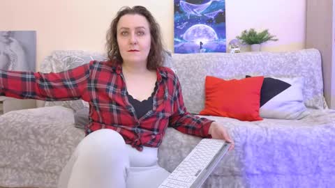 Snapshot of pepper_corn chatting on 11.11.25 Olga and Kirill online show from 11.11.25