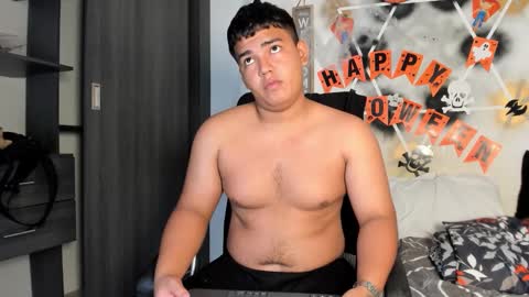 Snapshot of percibal_junior1 chatting on 10.31.25 percibal_junior1 online show from 10.31.25