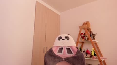 Sarah Ana Banana online show from 12.20.24