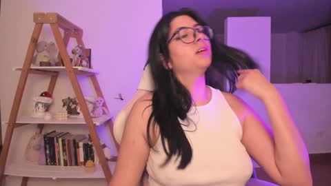 Sarah Ana Banana online show from 01.22.25