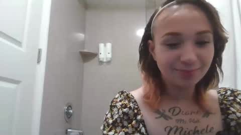 Snapshot of perfectly222peachy chatting on 09.15.25 perfectly222peachy online show from 09.15.25