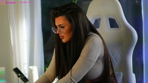 Dee online show from 01.06.25