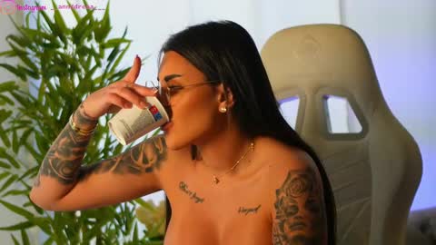 Dee online show from 02.14.25