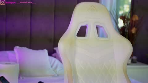 Dee online show from 10.20.25