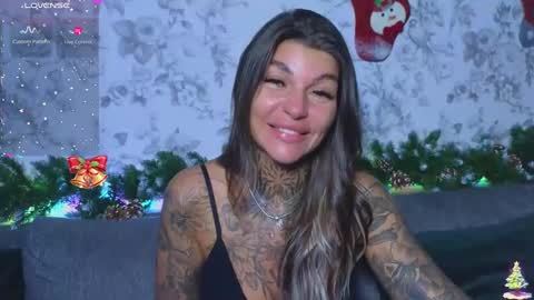 Snapshot of perfecttbaby77n chatting on 12.21.24 Anna online show from 12.21.24
